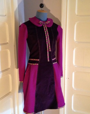 robe evasÃ©e manches longues sur mesure creation piece unique femme noarkai rose violet velours pois galon ruban passementerie
